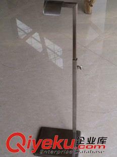 掛包架 廣州服裝貨架廠家供應(yīng)不銹鋼掛包架、電鍍掛包架、噴漆掛包架圖片|掛包架 廣州服裝貨架廠家供應(yīng)不銹鋼掛包架、電鍍掛包架、噴漆掛包架產(chǎn)品圖片由佛山市三水區(qū)豐固五金制品公司生產(chǎn)提供-